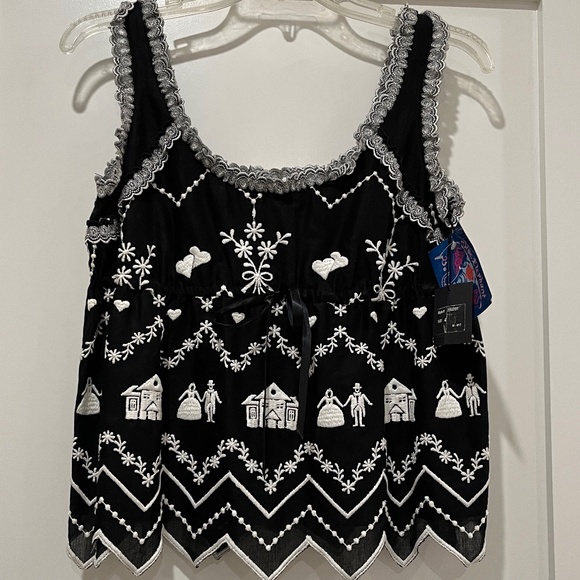Vintage NWT Anna Sui Sleeveless Embroidered Black and White Size small or medium